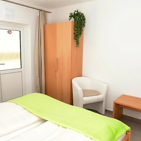 A Restaurace Pintovka 3*